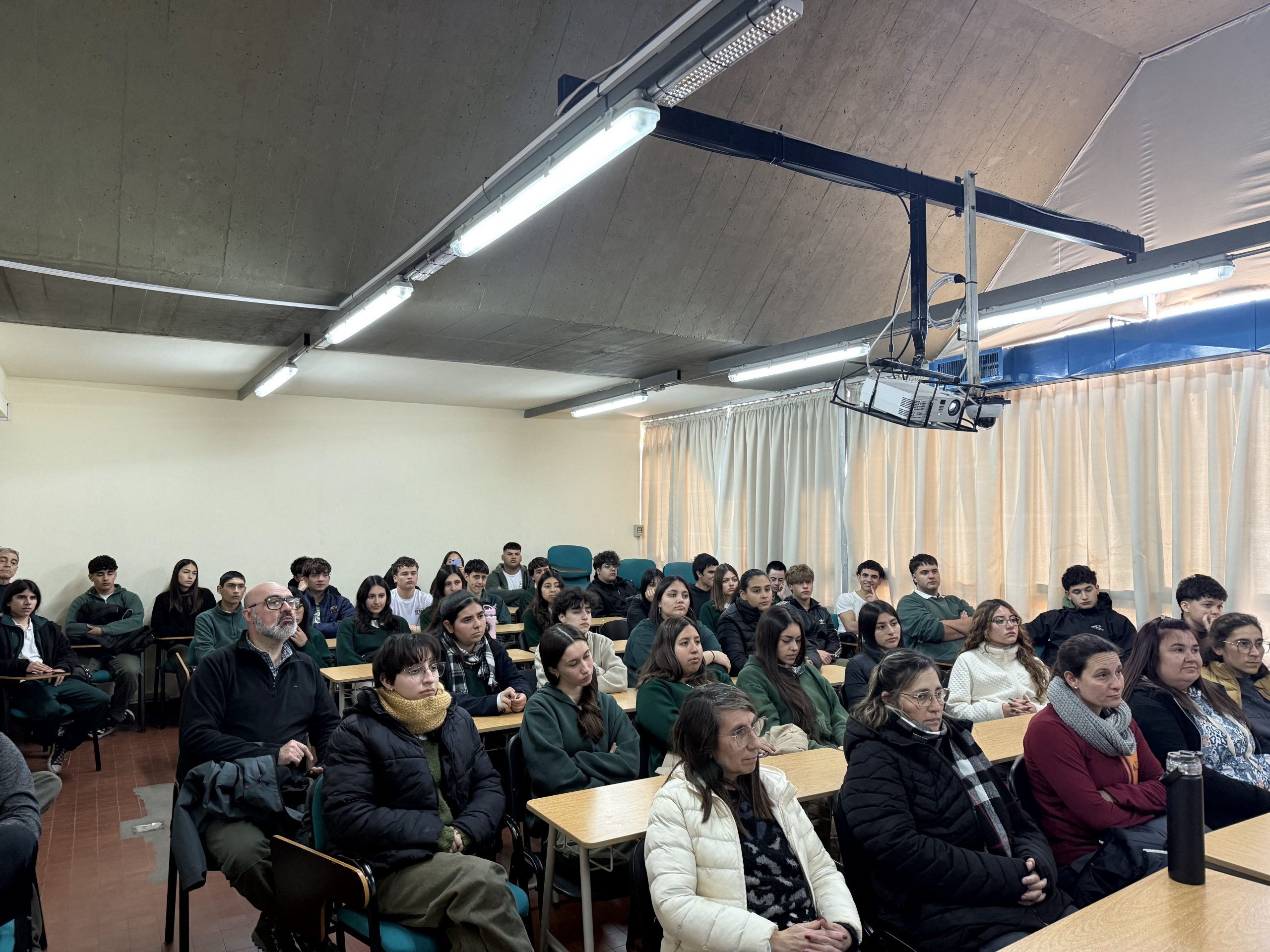 Visita de estudiantes de la Escuela Técnica N° 402 de Venado Tuerto al IMAE